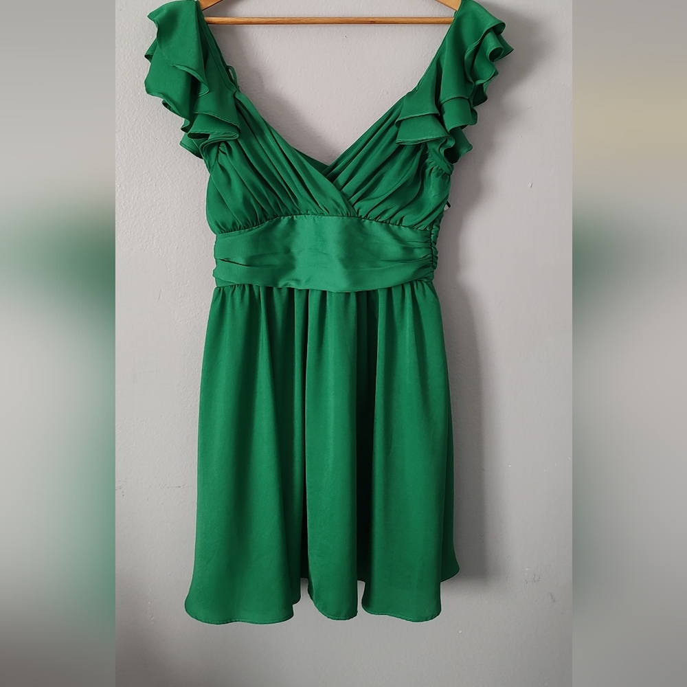 Lulus Daytime Darling Dress Color Green Style Mini Ruffles Size Small Good Cond. - Picture 2 of 10